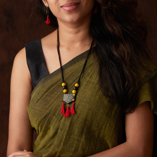 Tassel Pop ‘Tara’- Handcrafted Terracotta Necklace Set