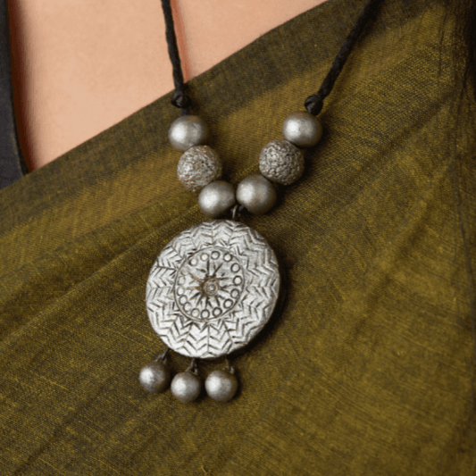 Shivangi Shweta's – Silver Terracotta Statement Set