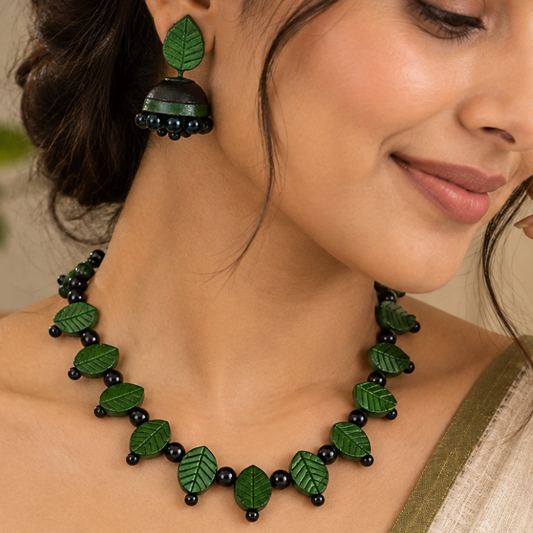 Vanya Leaf Terracotta Necklace Set