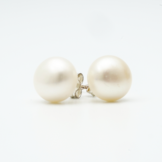 Classic Pearl Elegance Studs – 925 Silver